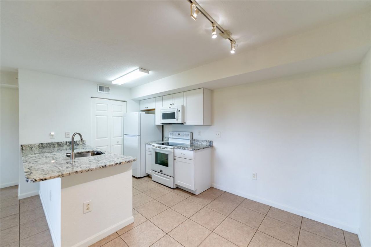 151 SW Palm Drive, Unit 106, Port Saint Lucie, FL 34986 Photo