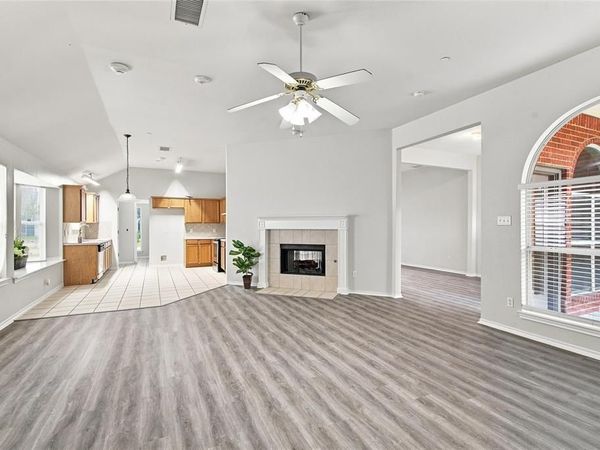 1033 Suffolk Lane, Cedar Hill, TX 75104
