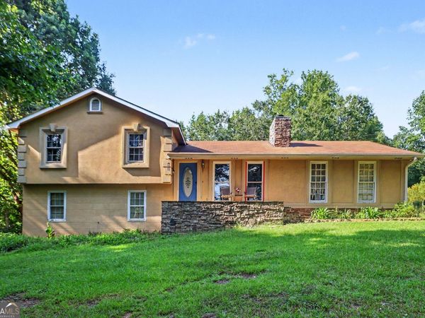 150 Aspen Lake Drive E, Newnan, GA 30263