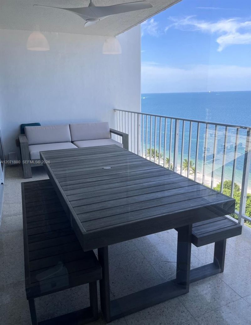 881 Ocean Dr , Unit 18B, Key Biscayne, FL 33149 Photo