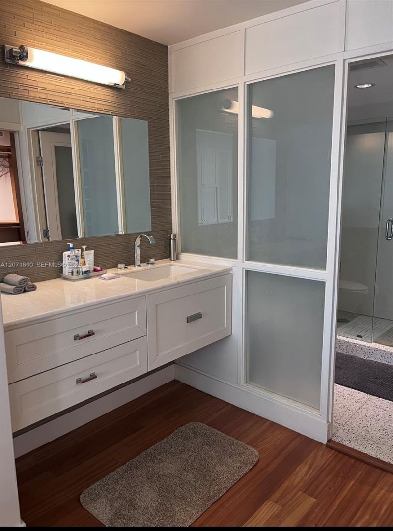 881 Ocean Dr , Unit 18B, Key Biscayne, FL 33149 Photo