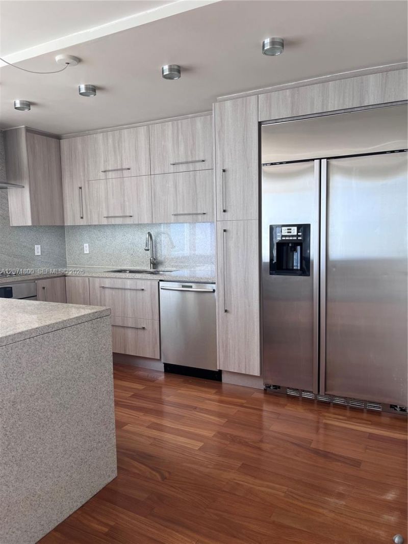 881 Ocean Dr , Unit 18B, Key Biscayne, FL 33149 Photo
