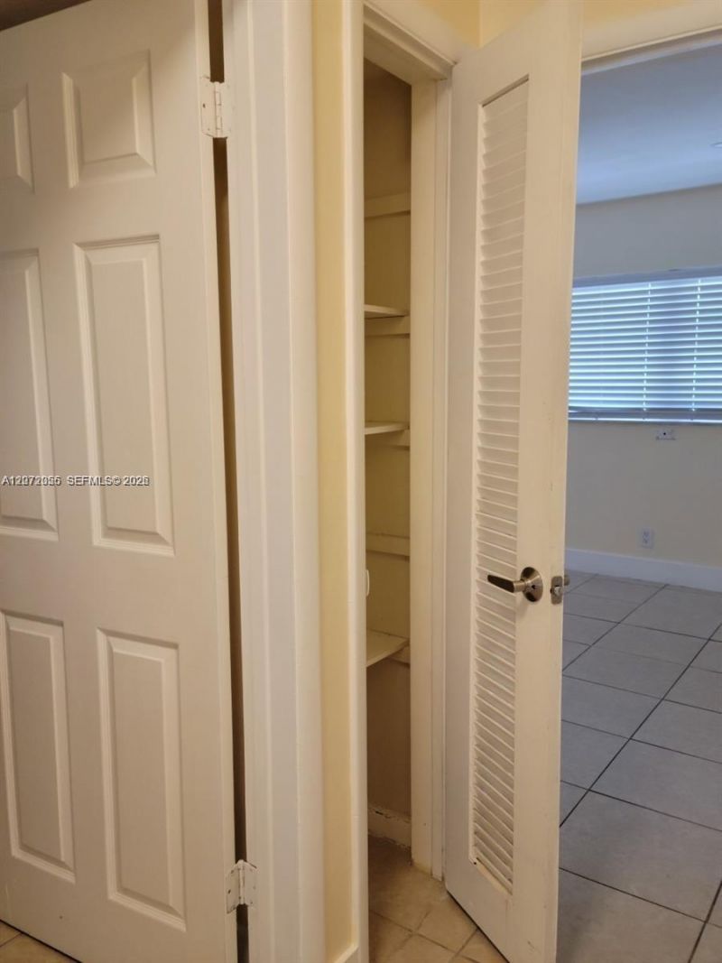 4730 NW 10th Ct , Unit 302, Plantation, FL 33313 Photo