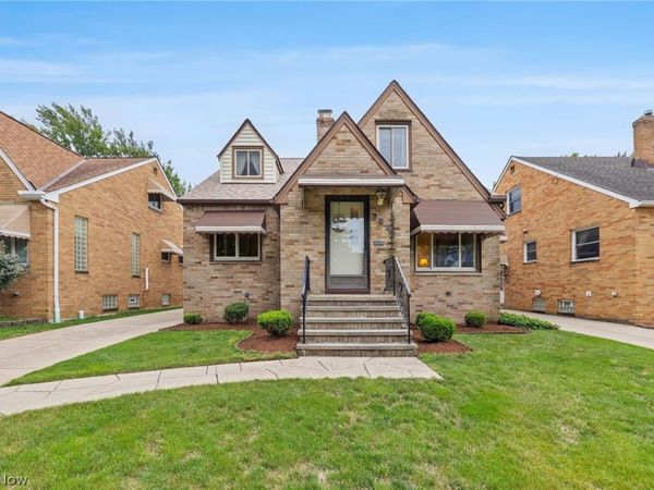 9537 Elsmere Drive , Parma, OH 44130