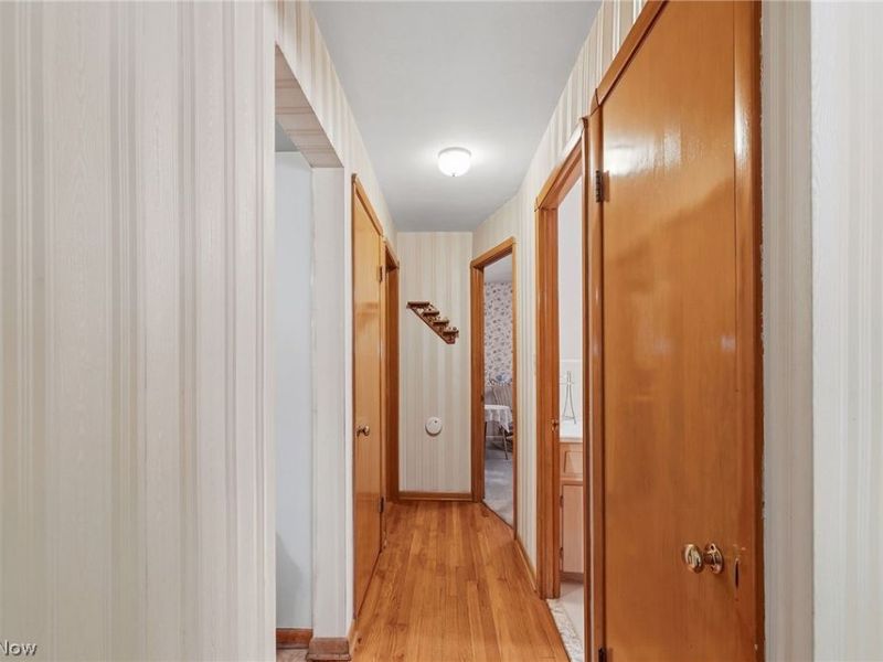 9537 Elsmere Drive , Parma, OH 44130 Photo 13