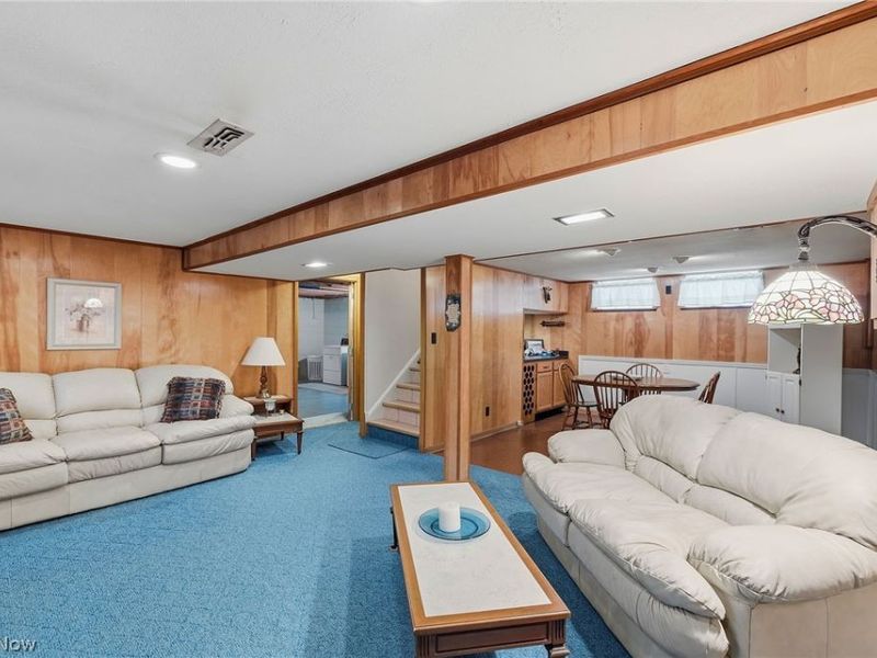 9537 Elsmere Drive , Parma, OH 44130 Photo 24