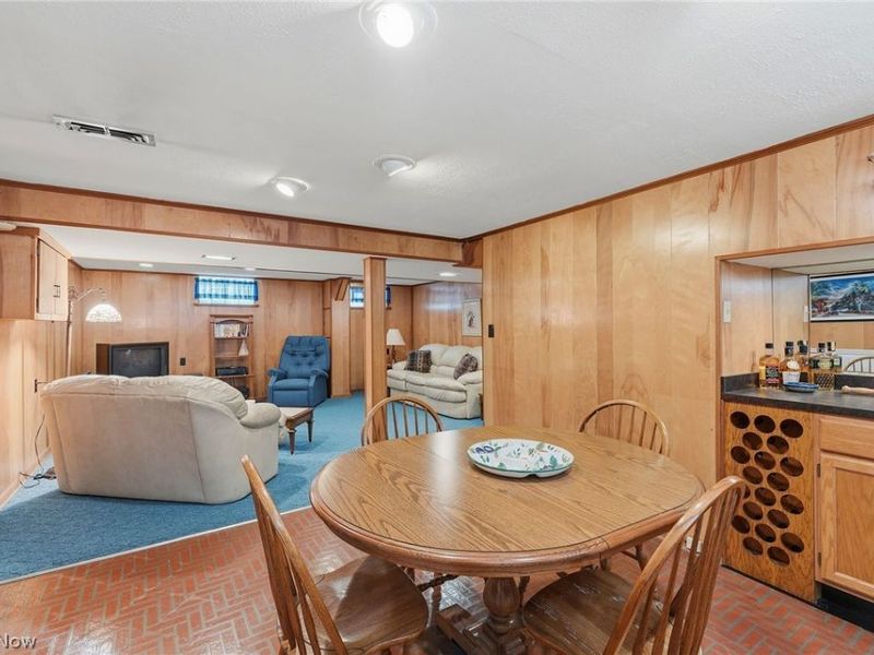 9537 Elsmere Drive , Parma, OH 44130 Photo 26