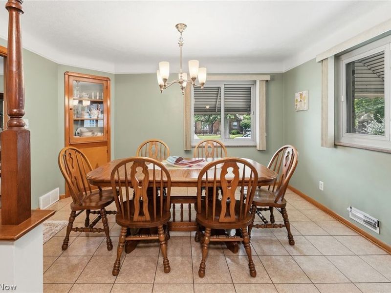 9537 Elsmere Drive , Parma, OH 44130 Photo 9