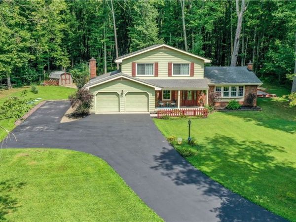 1238 Willowood , Hubbard, OH 44425
