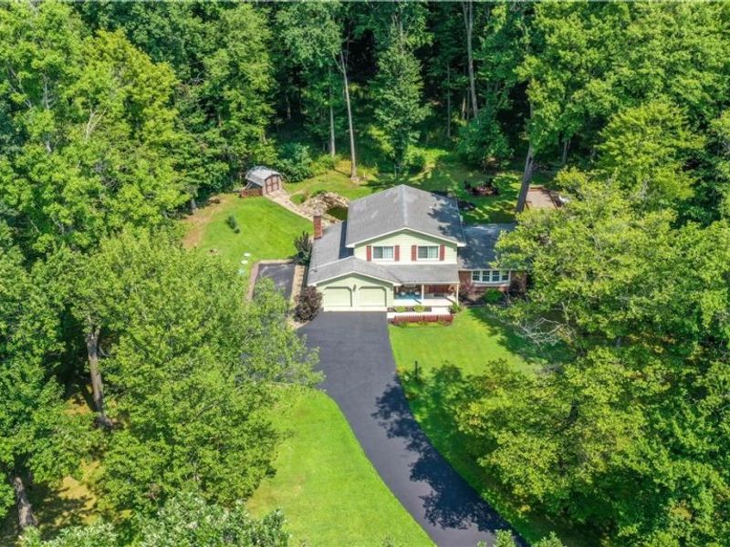 1238 Willowood, Hubbard, OH 44425 Photo 2