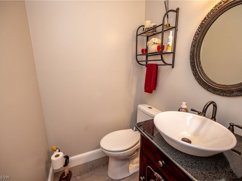 1238 Willowood, Hubbard, OH 44425 Photo 32