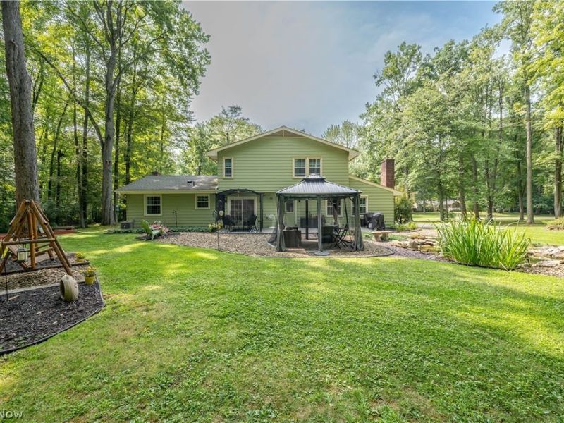 1238 Willowood, Hubbard, OH 44425 Photo 8