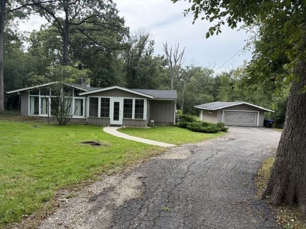 471 S Saint Marys Road, Mettawa, IL 60048