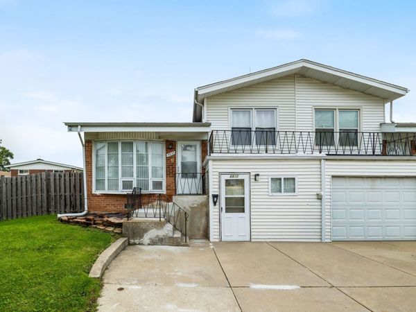 8837 Robin Drive , Des Plaines, IL 60016