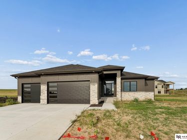 12416 S 89th Street, Papillion, NE 68046