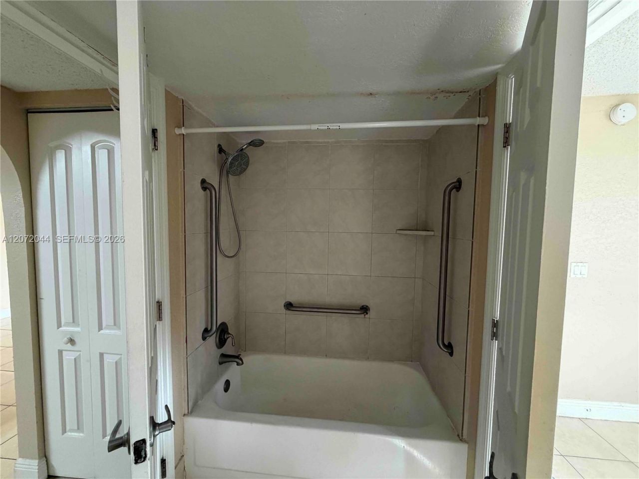 5701 Riverside Dr , Unit 204B6, Coral Springs, FL 33067 Photo