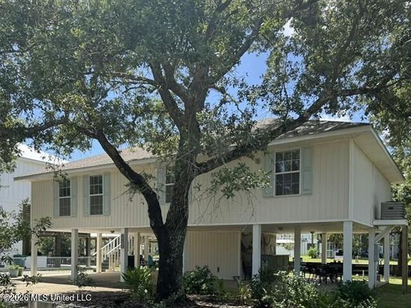 4069 Robin Street, Bay Saint Louis, MS 39520