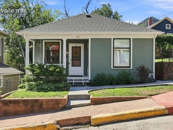 7 Waltham Avenue, Manitou Springs, CO 80829