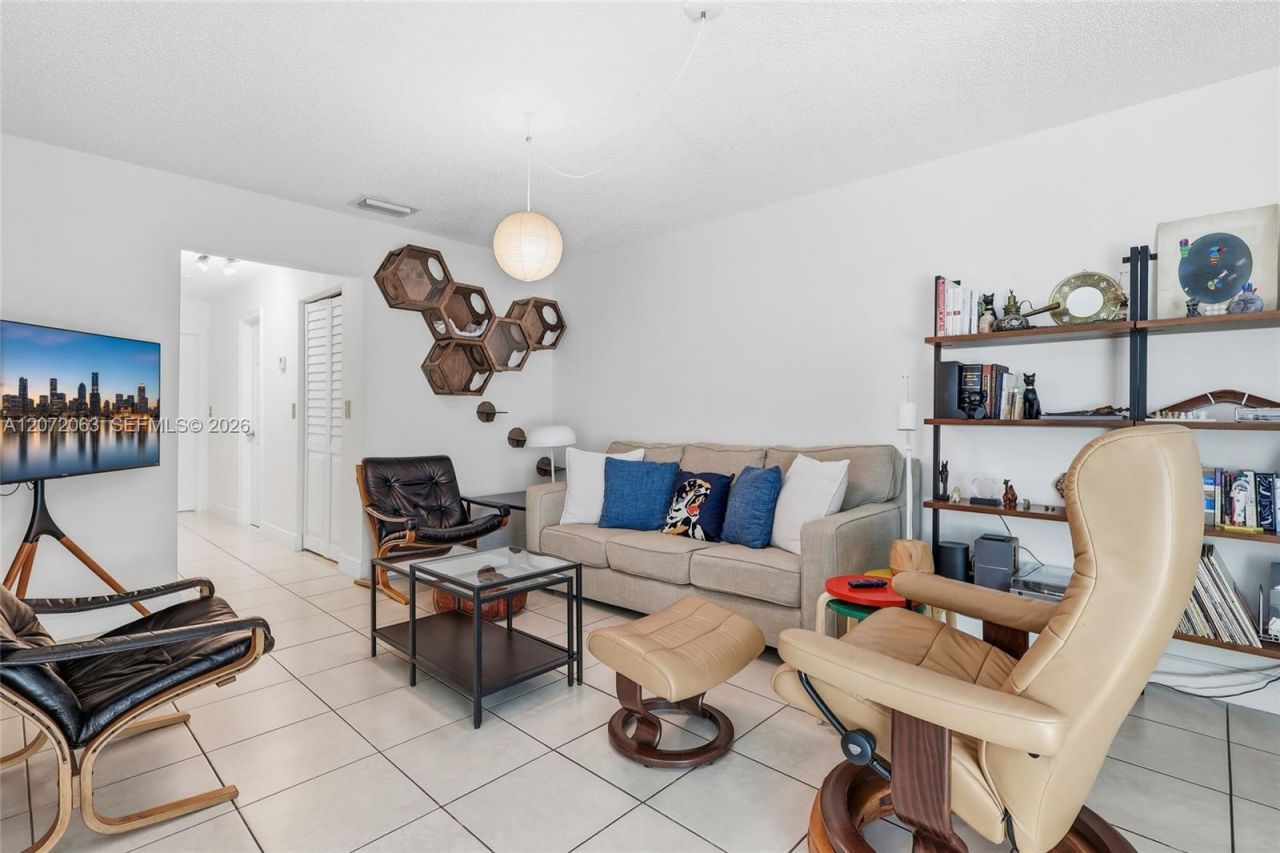 13933 SW 46th Ter , Unit 324, Miami, FL 33175 Photo