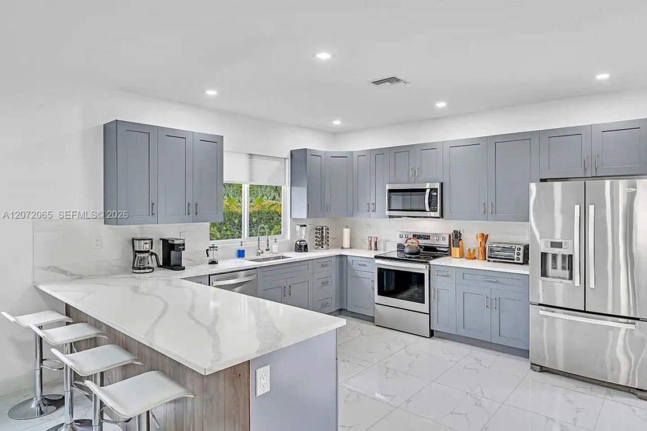 10245 SW 212th St , Cutler Bay, FL 33189 Photo