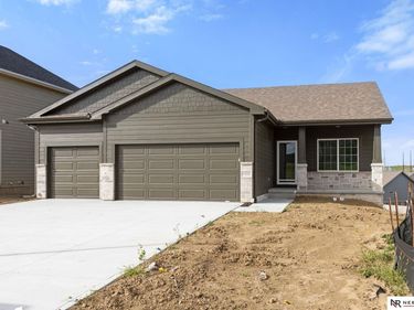 12222 S 113th Street, Papillion, NE 68046