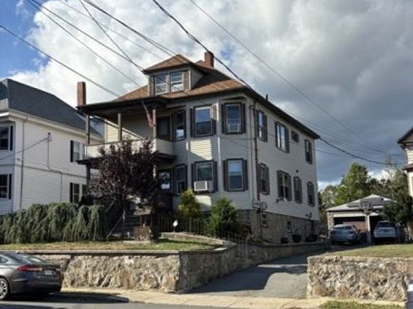 507-509 Nash Rd, New Bedford, MA 02746