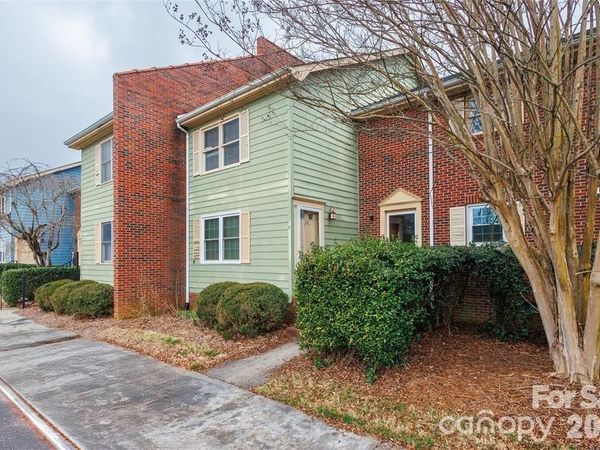 1300 Larchmont Place, Unit 810, Salisbury, NC 28144