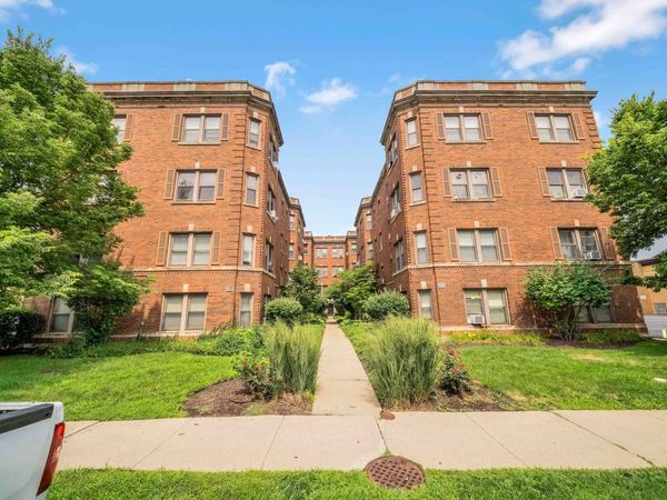 54 Forest Avenue , Unit 2W, Riverside, IL 60546