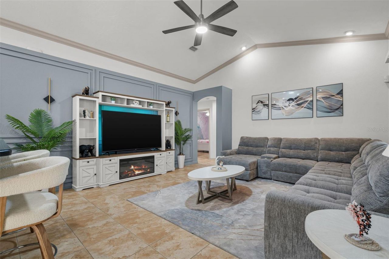 3333 Yonge Avenue, Unit 13, Sarasota, FL 34235 Photo