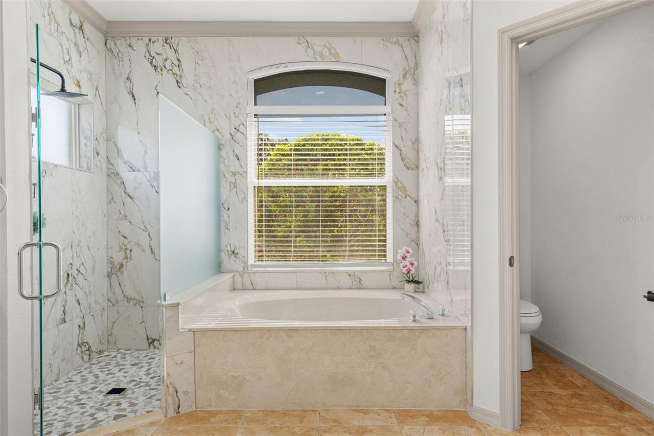 3333 Yonge Avenue, Unit 13, Sarasota, FL 34235 Photo