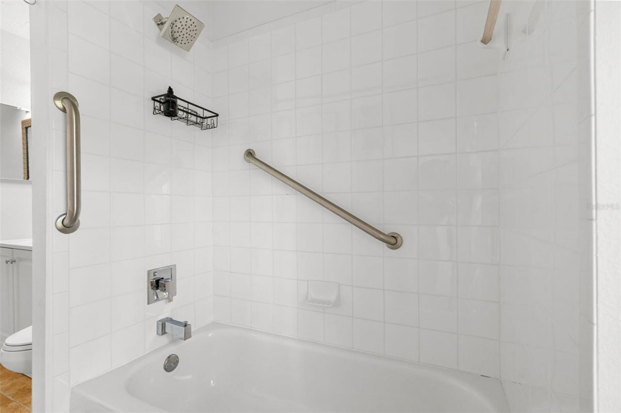 3333 Yonge Avenue, Unit 13, Sarasota, FL 34235 Photo