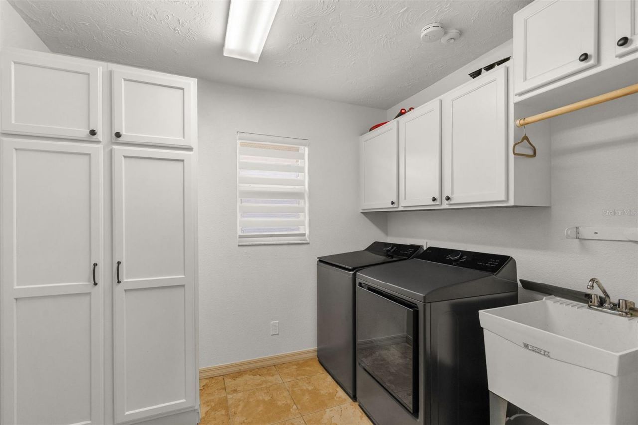 3333 Yonge Avenue, Unit 13, Sarasota, FL 34235 Photo