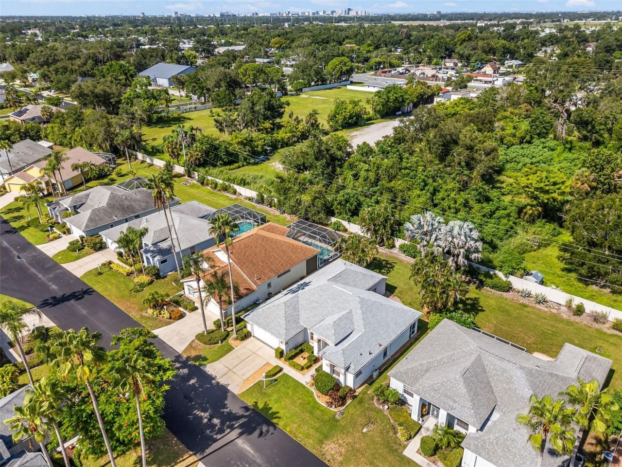 3333 Yonge Avenue, Unit 13, Sarasota, FL 34235 Photo