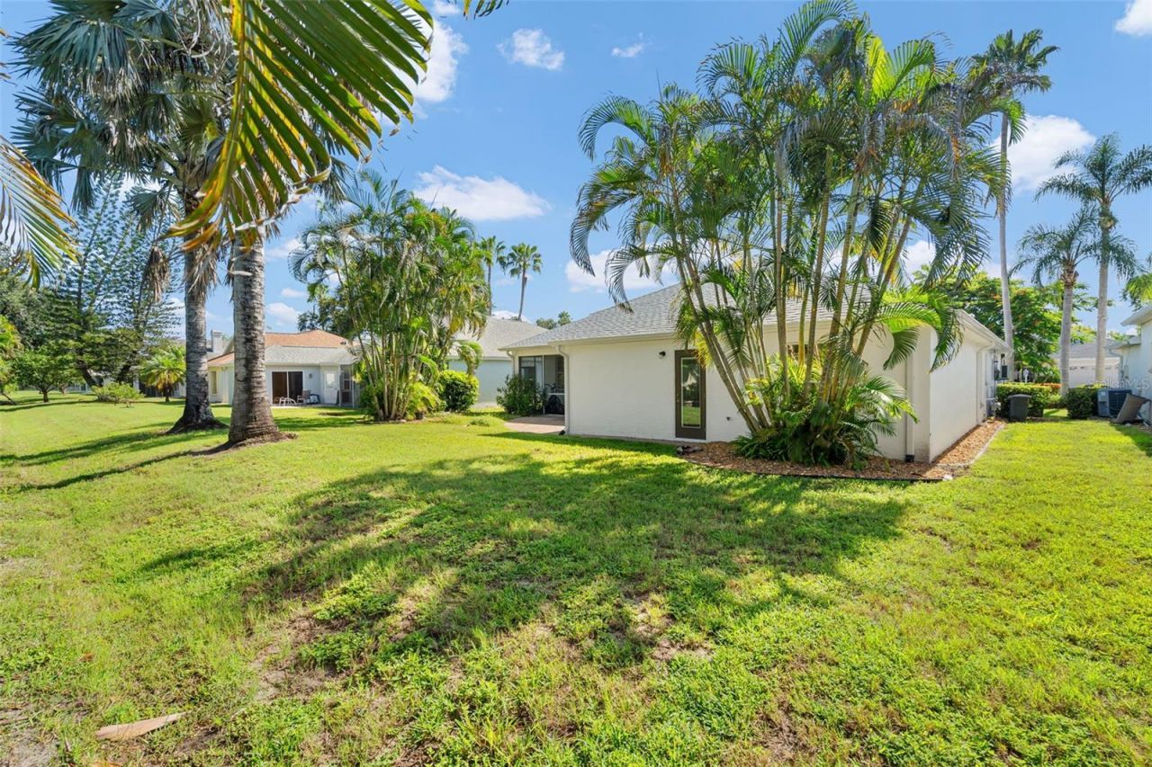 3333 Yonge Avenue, Unit 13, Sarasota, FL 34235 Photo