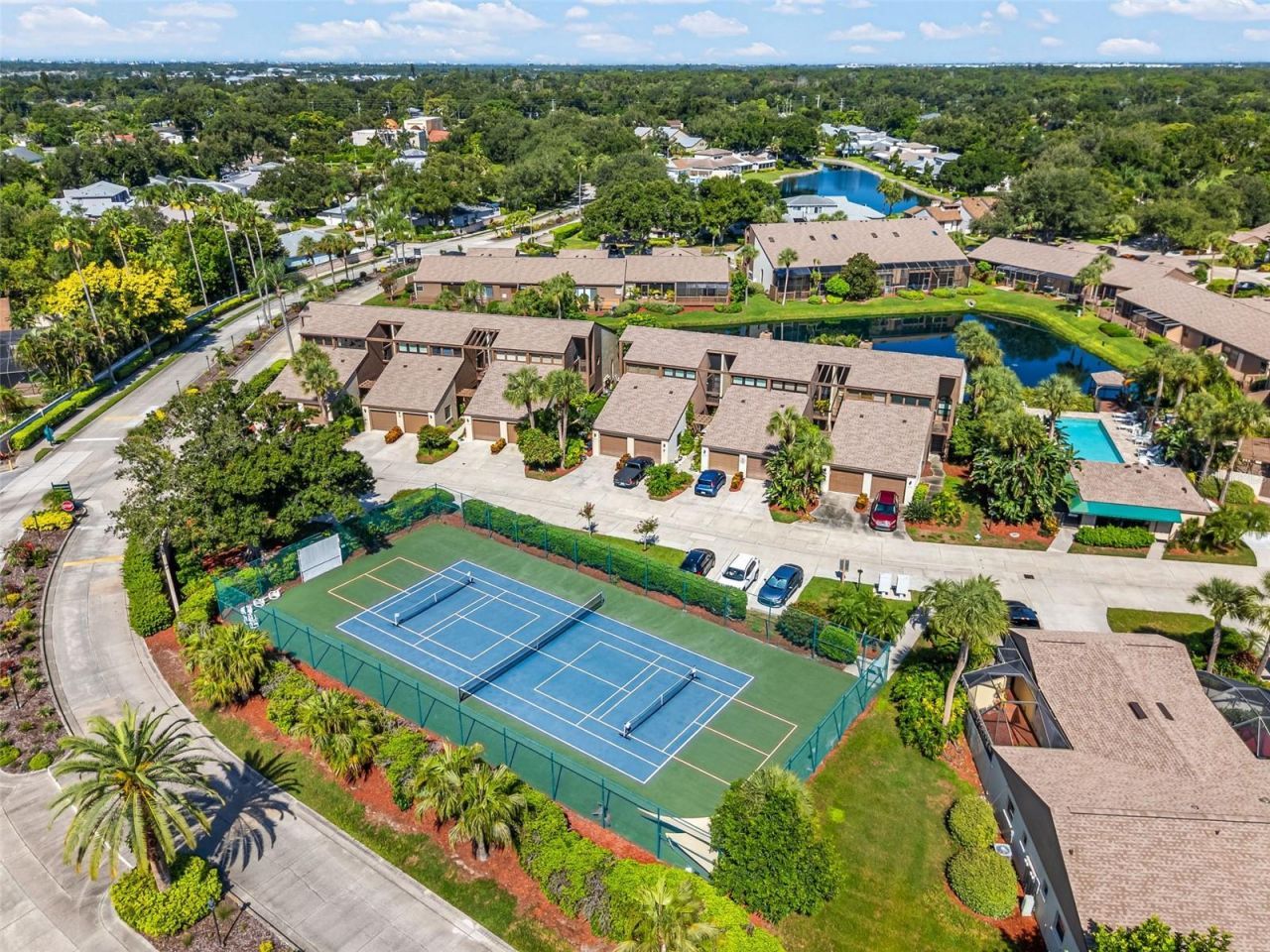 3333 Yonge Avenue, Unit 13, Sarasota, FL 34235 Photo