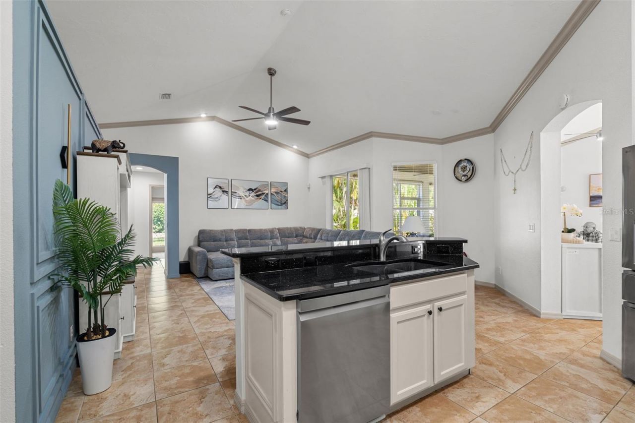3333 Yonge Avenue, Unit 13, Sarasota, FL 34235 Photo