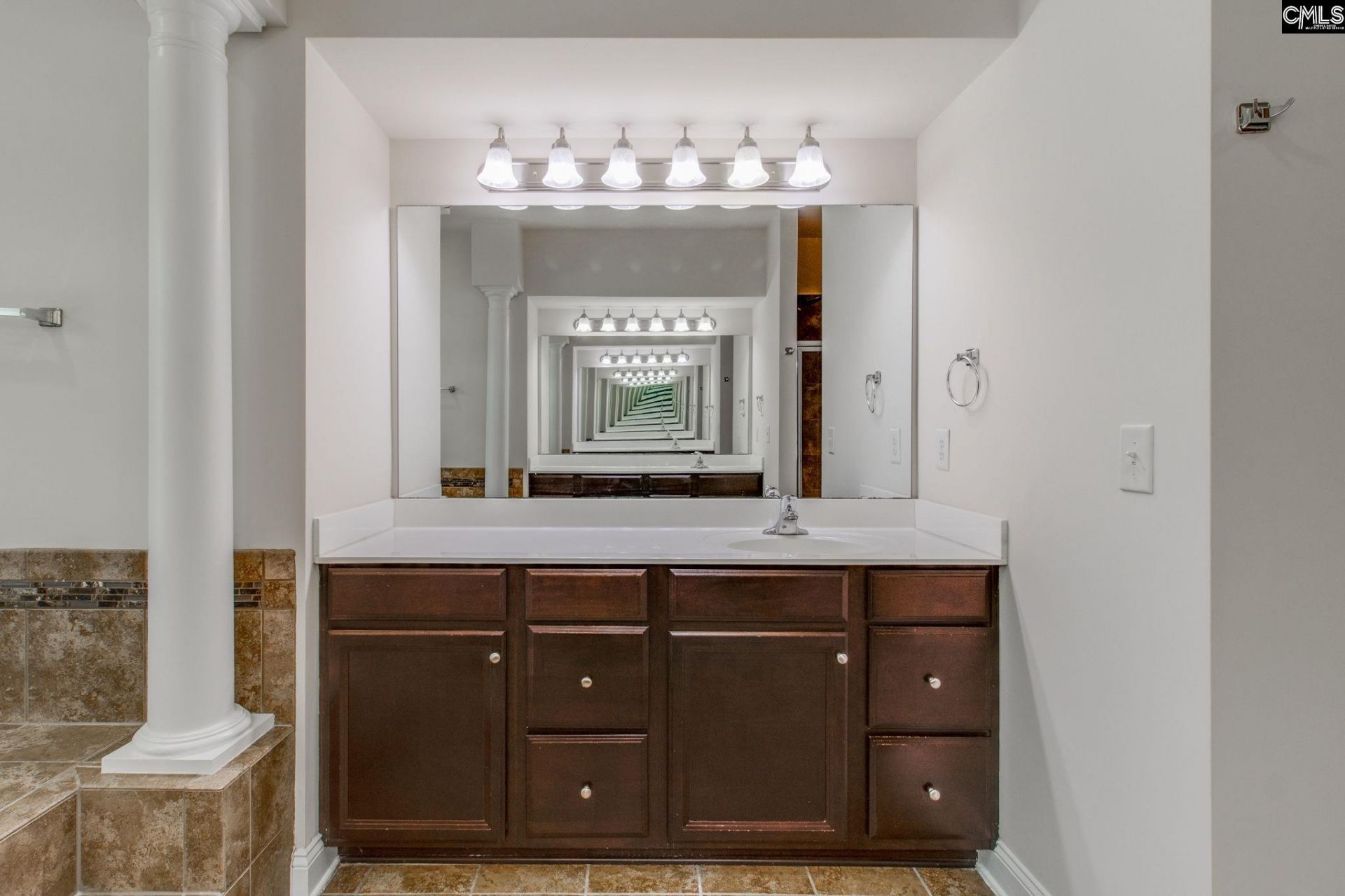 56 Roundtree Road  Photo 40