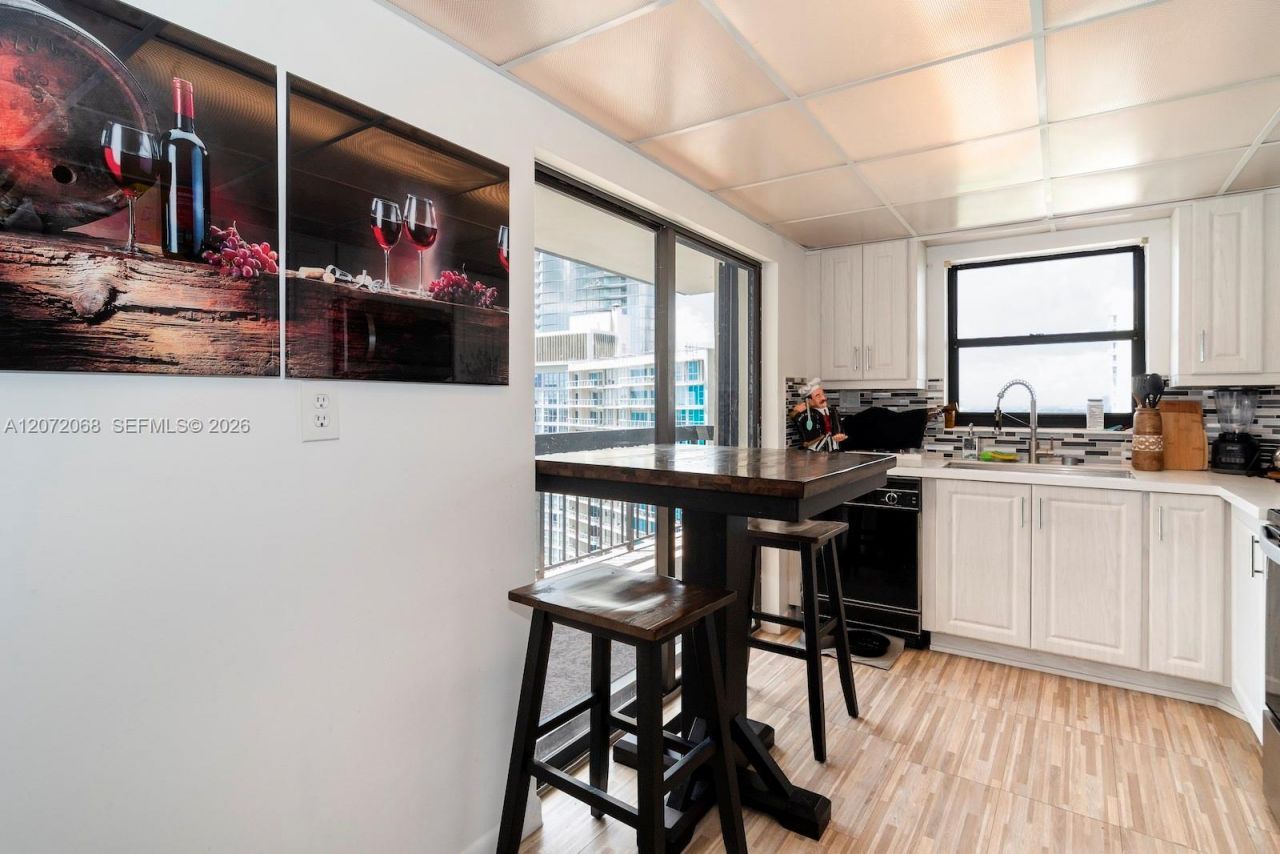 2333 Brickell Ave , Unit 2212, Miami, FL 33129 Photo