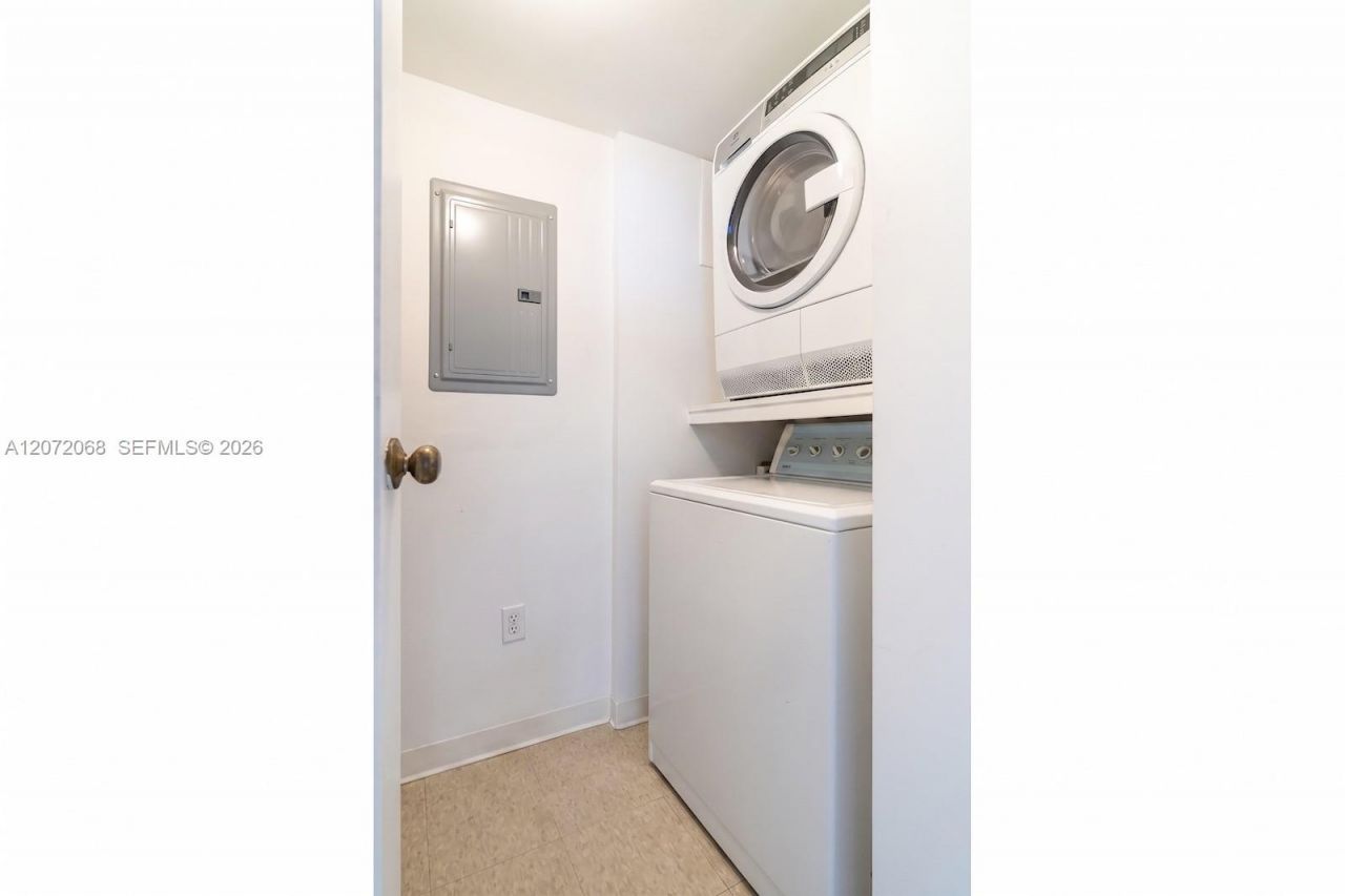 2333 Brickell Ave , Unit 2212, Miami, FL 33129 Photo