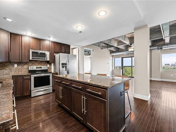 2940 Baltimore Avenue, Unit 1303, Kansas City, MO 64108