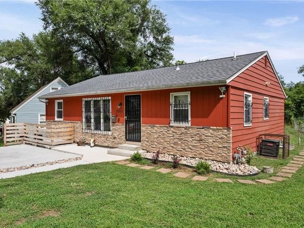 7101 Monroe Avenue, Kansas City, MO 64132