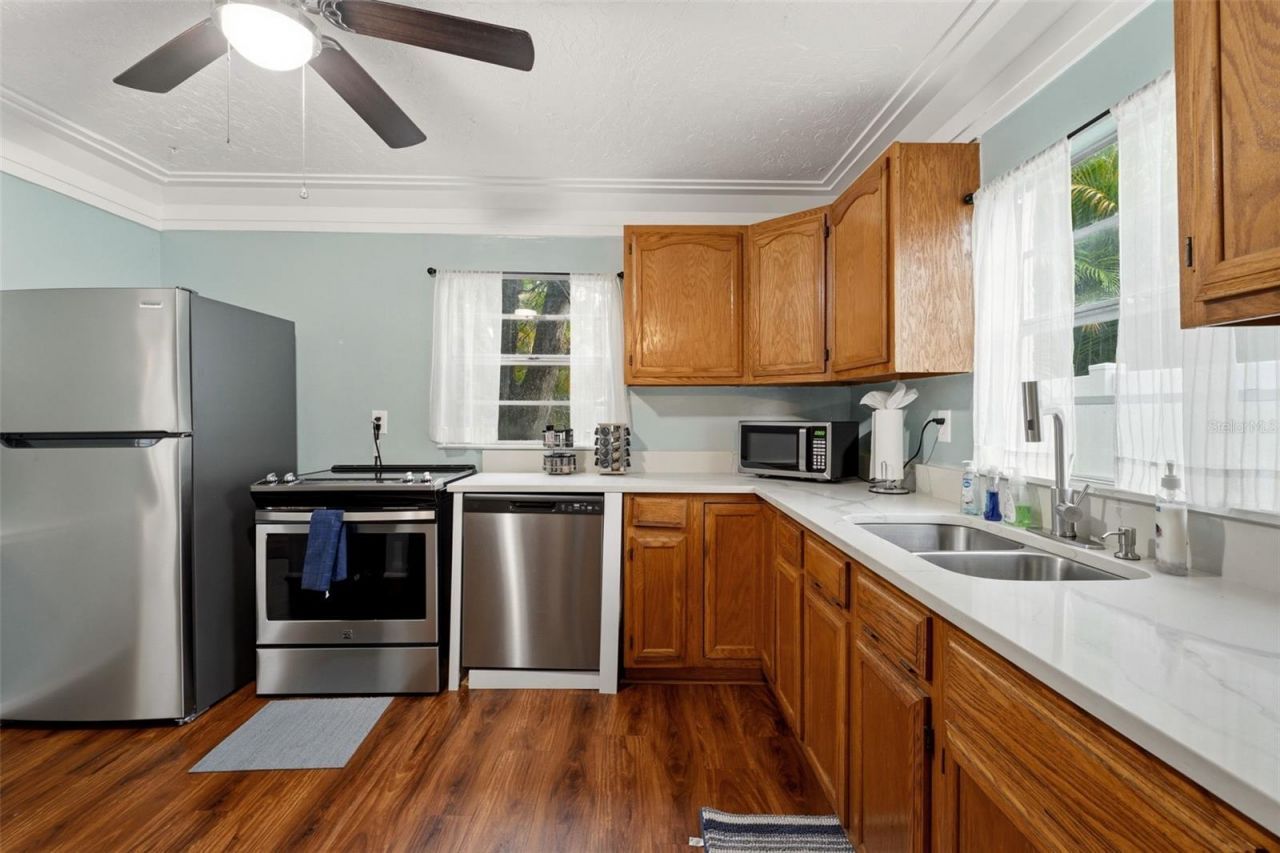 3052 Alta Vista St , Sarasota, FL 34237 Photo