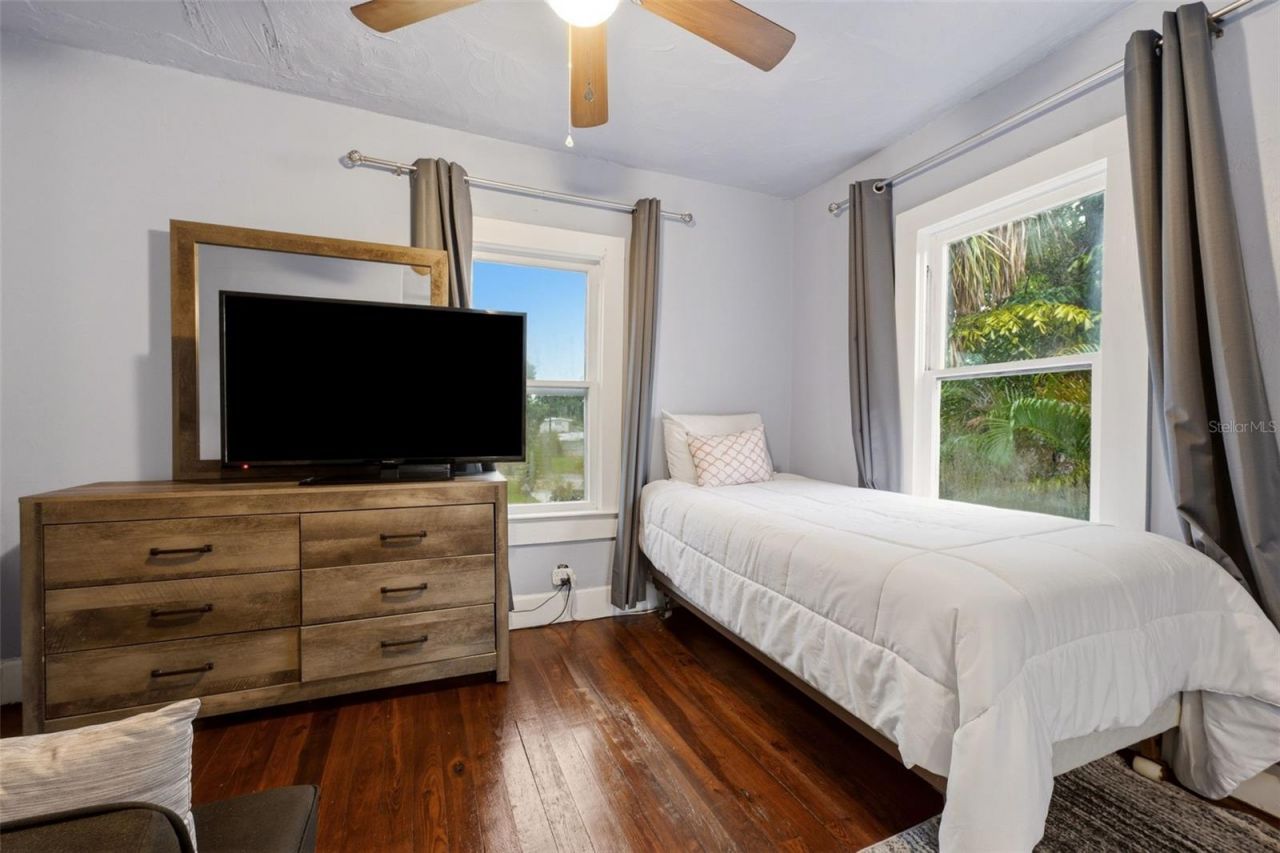 3052 Alta Vista St , Sarasota, FL 34237 Photo