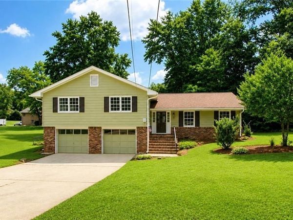 703 Foxcroft Trail SE, Marietta, GA 30067