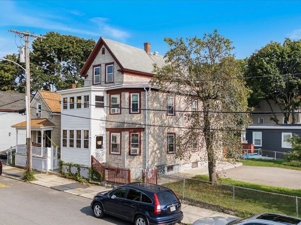 14 Atkinson St, Lawrence, MA 01843