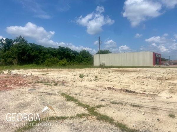 102 W Oak Street, Mcrae-Helena, GA 31055