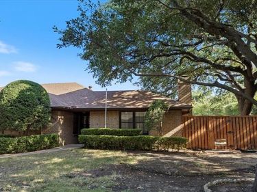 5850 Westhaven Drive, Fort Worth, TX 76132