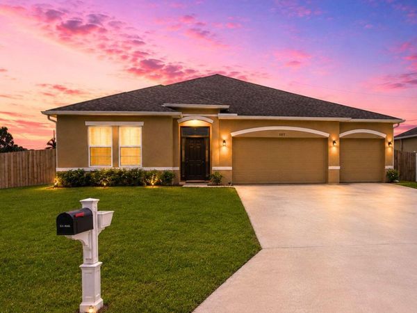 1008 SW Ingrassina Avenue SW, Port St. Lucie, FL 34953