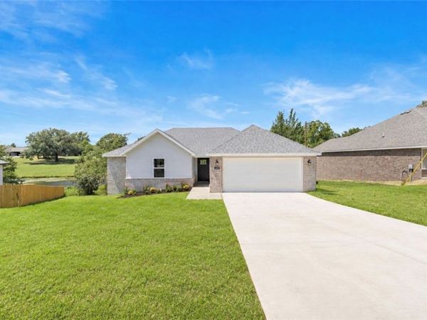 238 LaVona Lane , Huntsville, AR 72740