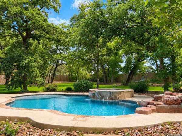144 Woodlands, La Vernia, TX 78121